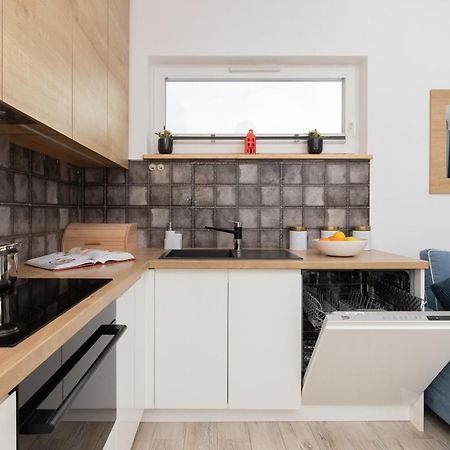 Solvo Apartment With Balcony & Parking Gdansk Przymorze By Noclegi Renters ภายนอก รูปภาพ